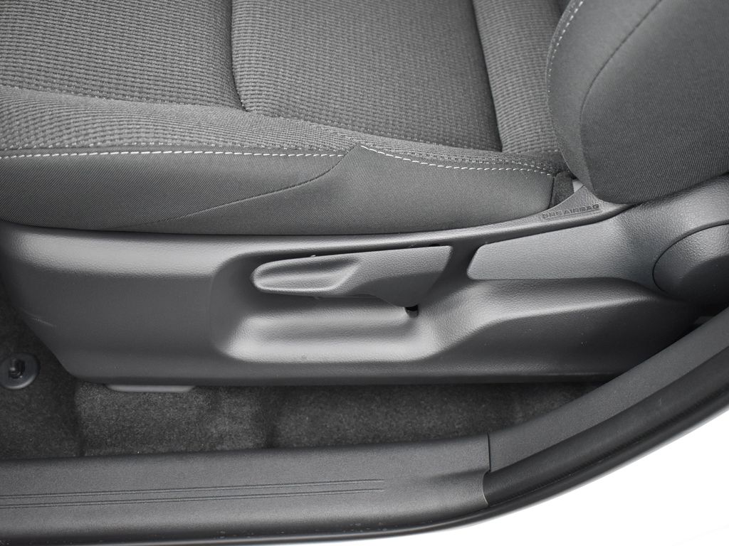 2025 Subaru Solterra Premium photo 8
