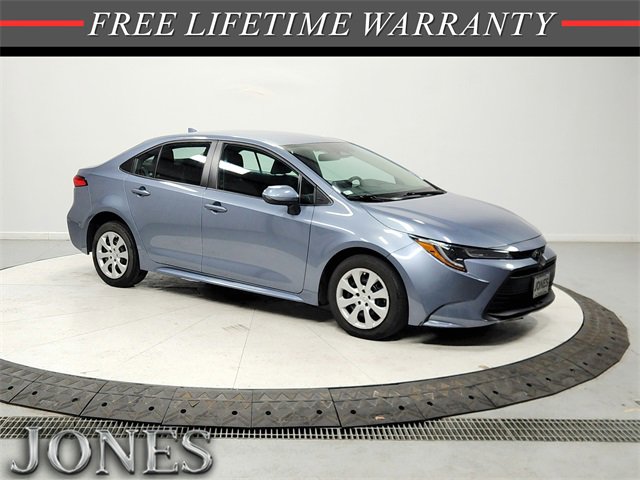 2023 Toyota Corolla LE's photo