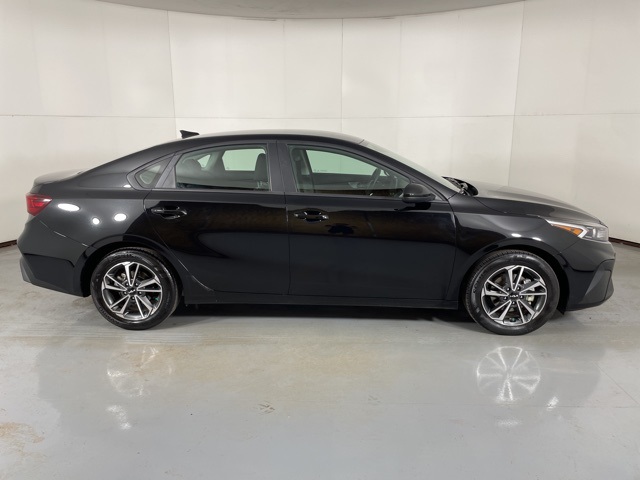 2024 Kia Forte LXS photo 9