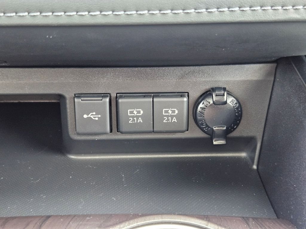 2021 Toyota Highlander Limited photo 23