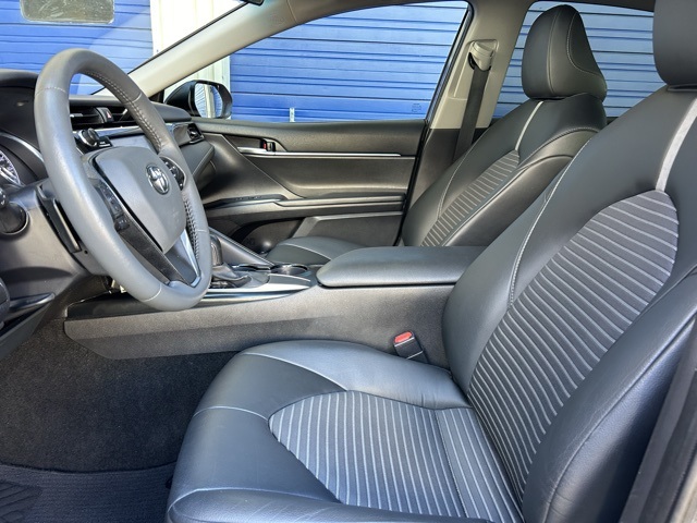 2020 Toyota Camry SE photo 12