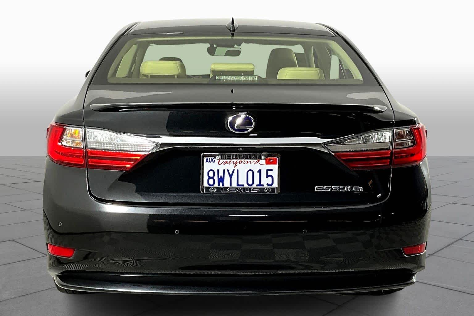 2018 Lexus ES 300h photo 4