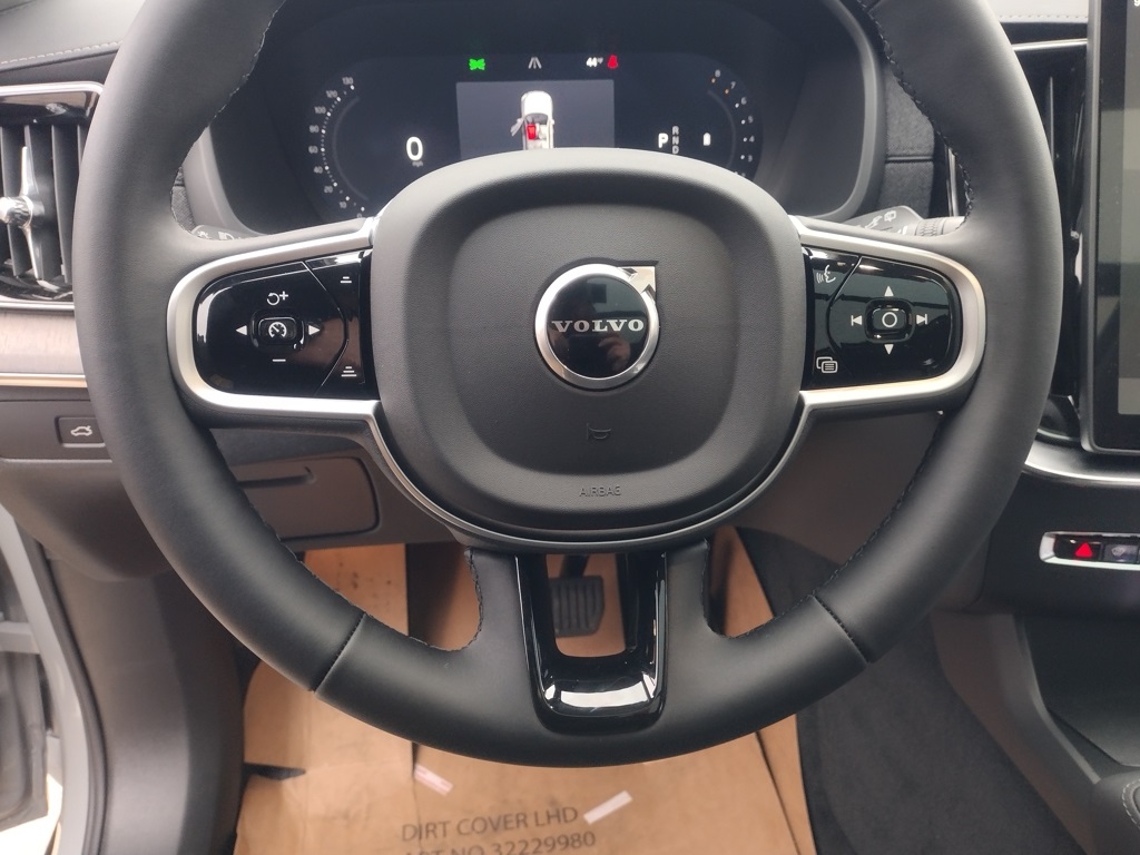 2026 VOLVO XC90 - Image 13