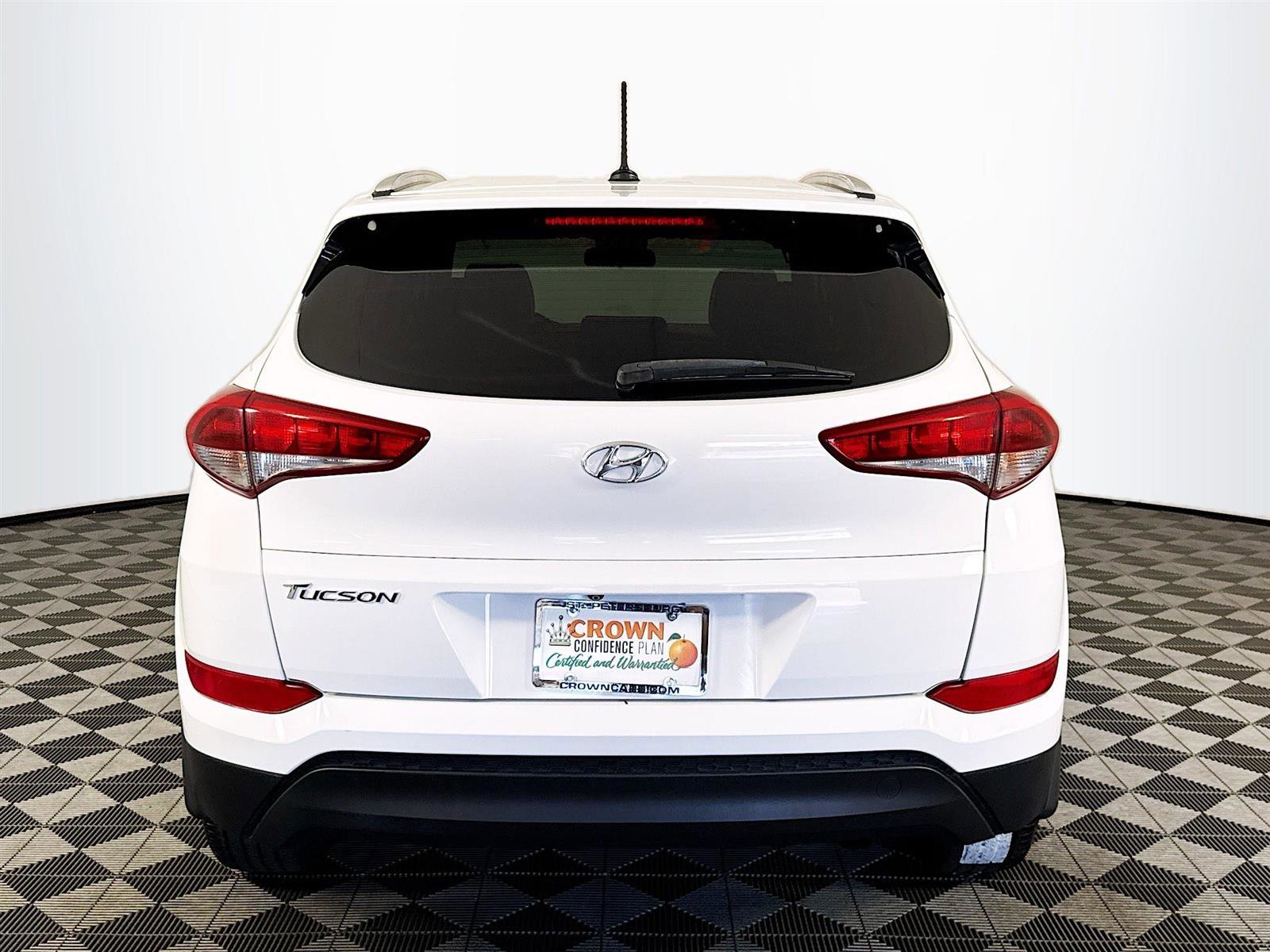 2017 Hyundai Tucson SE photo 2
