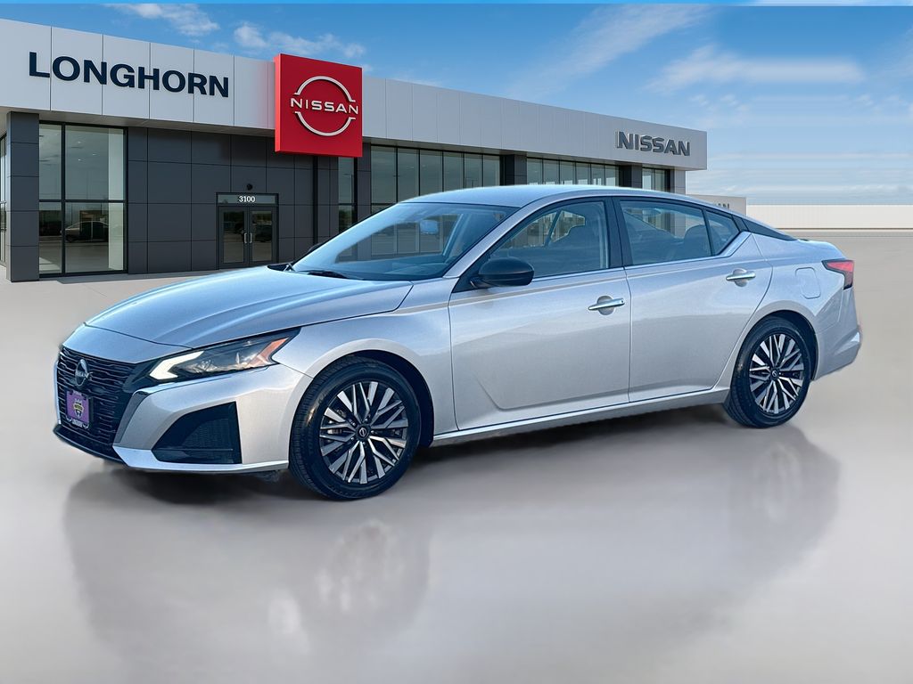 2024 Nissan Altima 2.5 SV photo 2