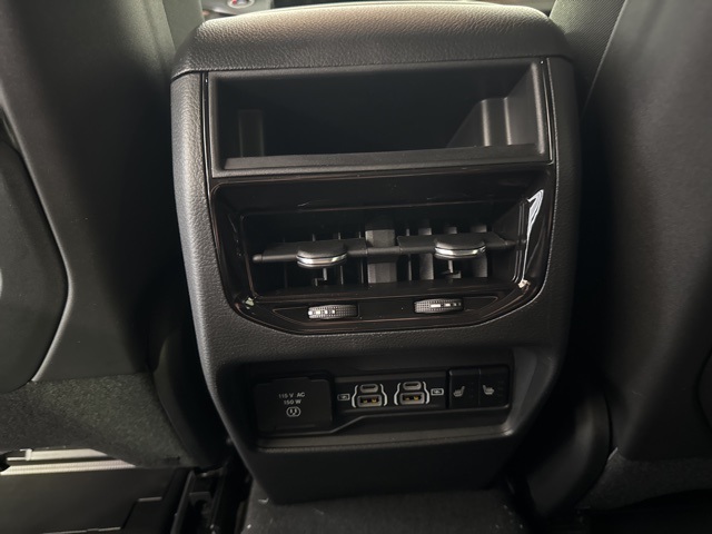 2025 Jeep Grand Cherokee Limited photo 21