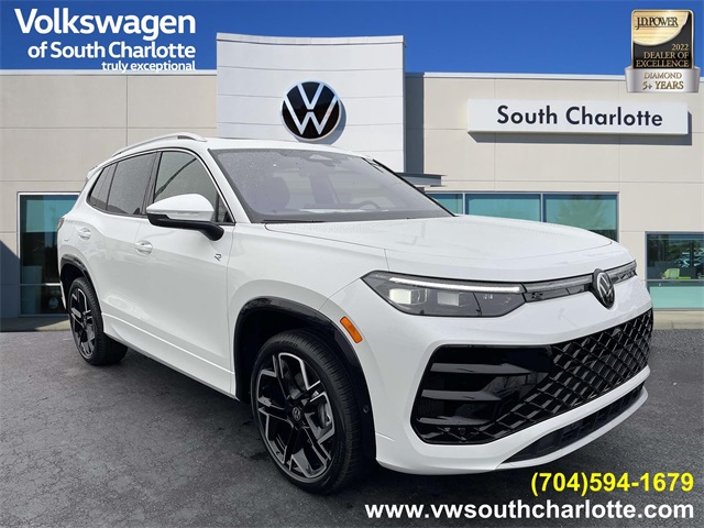 2026 Volkswagen Tiguan SEL R-LINE TURBO's photo