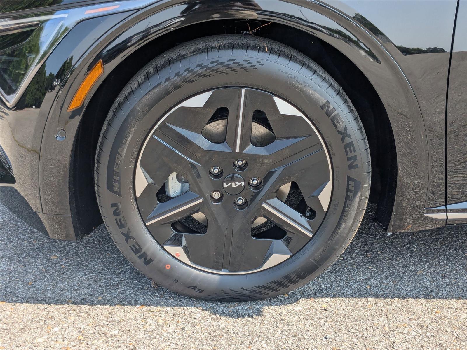 2025 Kia EV6 Wind photo 3