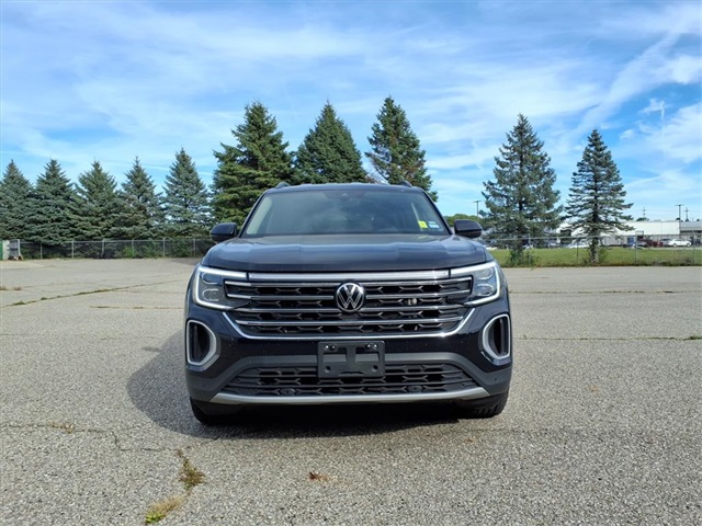2024 Volkswagen Atlas SE Technology photo 2