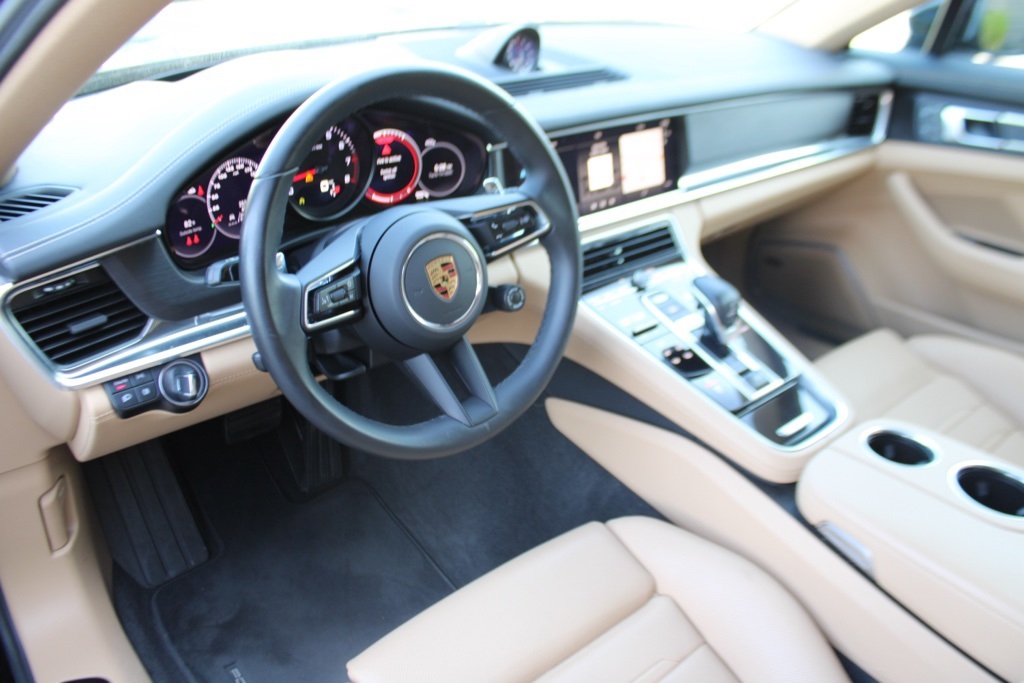 2023 Porsche Panamera Platinum photo 4