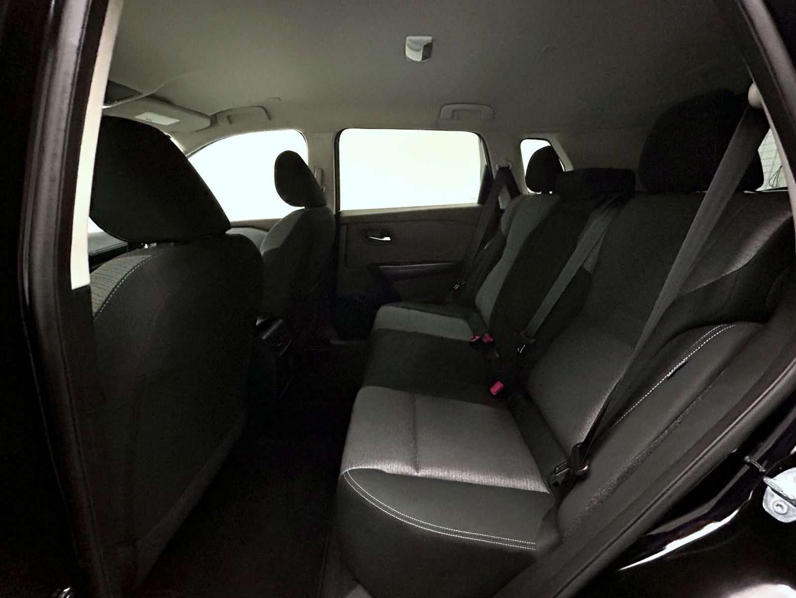 2023 Nissan Rogue SV photo 18