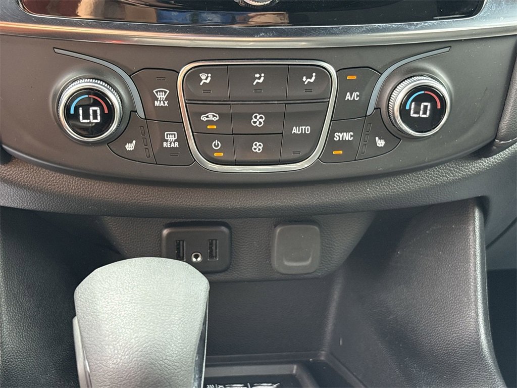 2024 Chevrolet Traverse Cloth photo 12