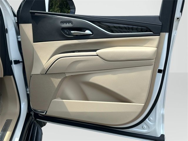 2024 Cadillac Escalade Premium Luxury photo 18