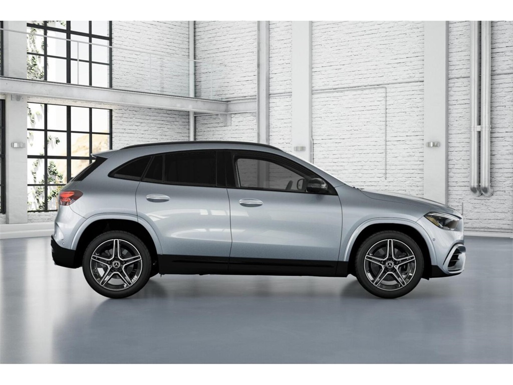 2026 Mercedes Benz GLA 250 4MATIC photo 2