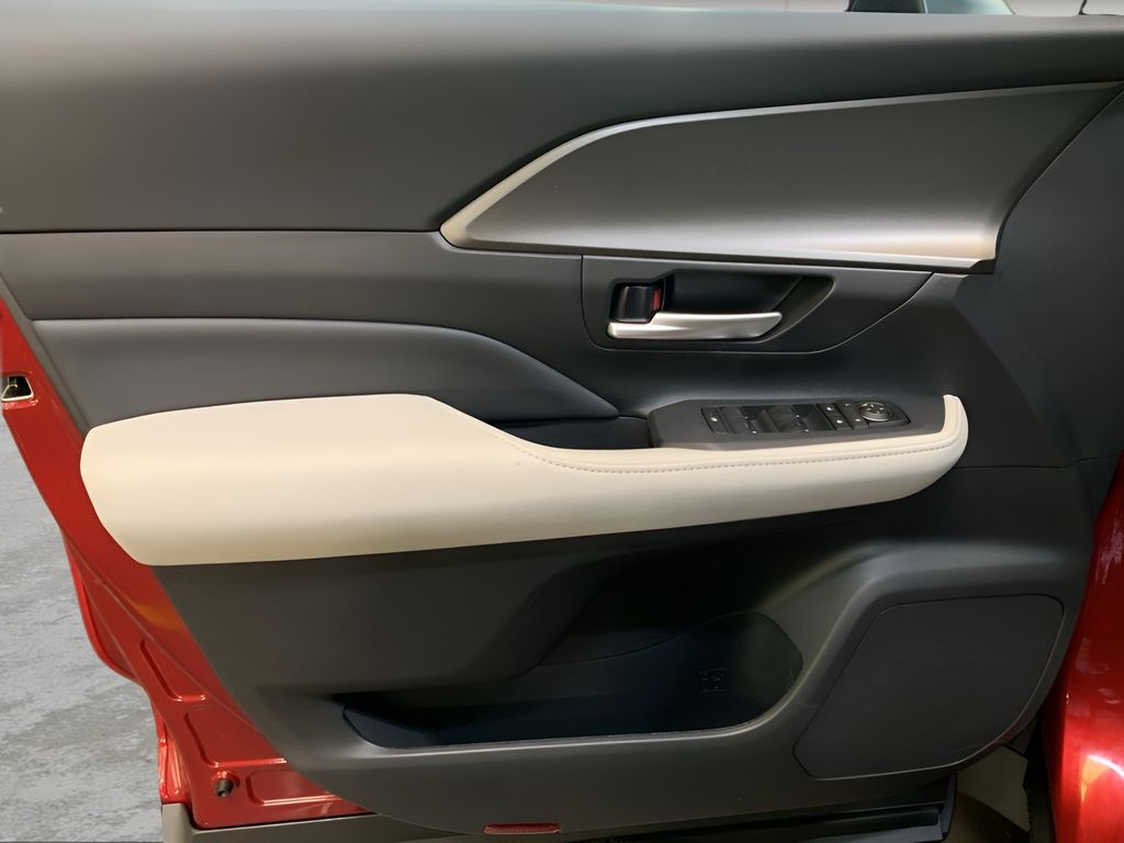 2025 Toyota Grand Highlander XLE photo 7