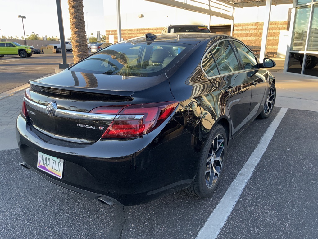 2017 Buick Regal Sport Touring photo 4