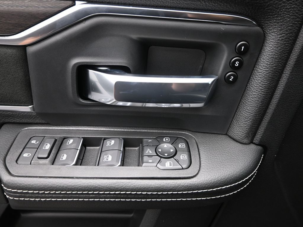2026 Ram 2500 Laramie photo 14