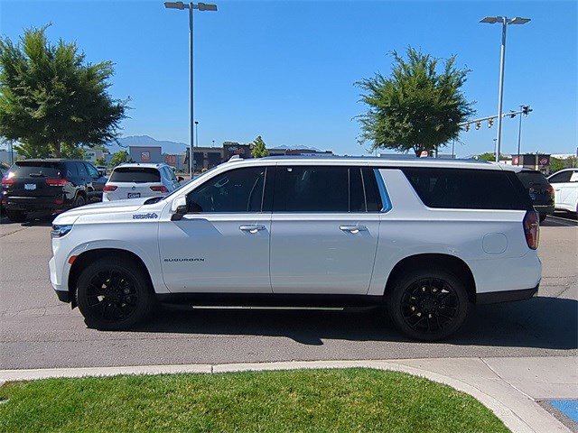 2023 Chevrolet Suburban High Country photo 6