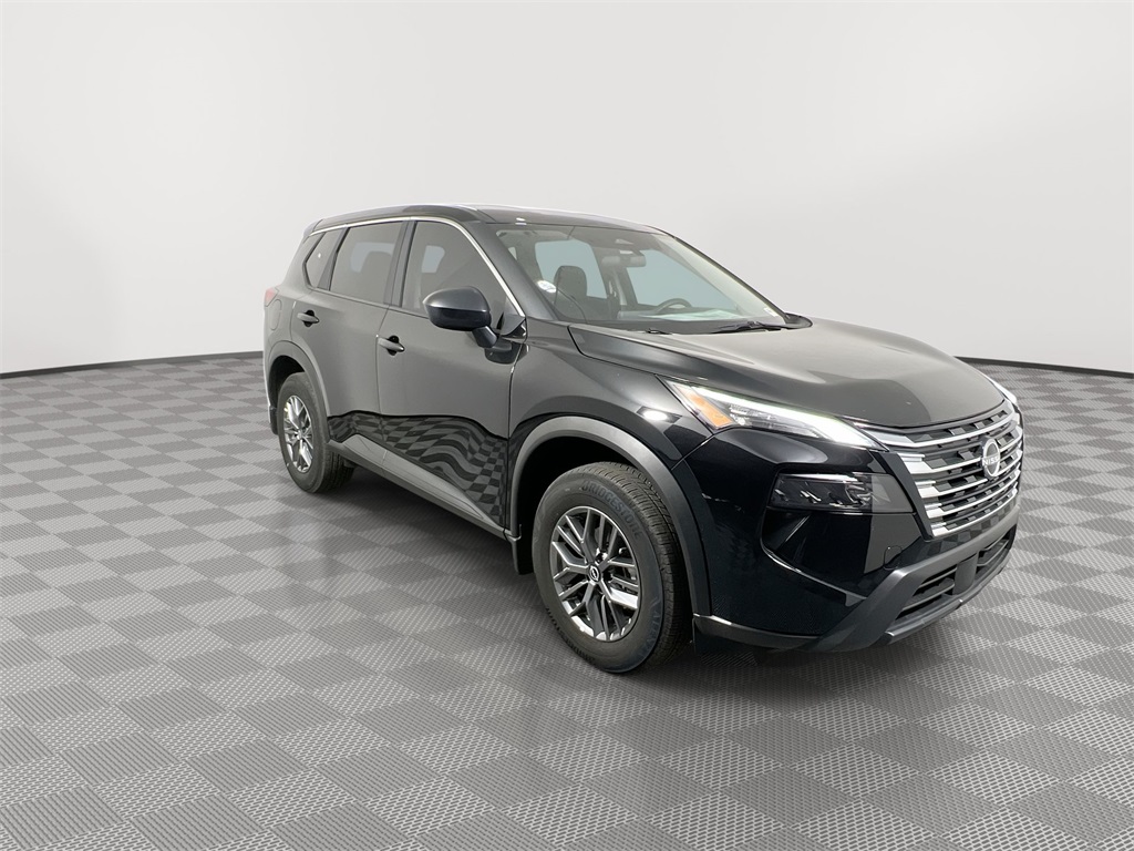 2025 Nissan Rogue S photo 2