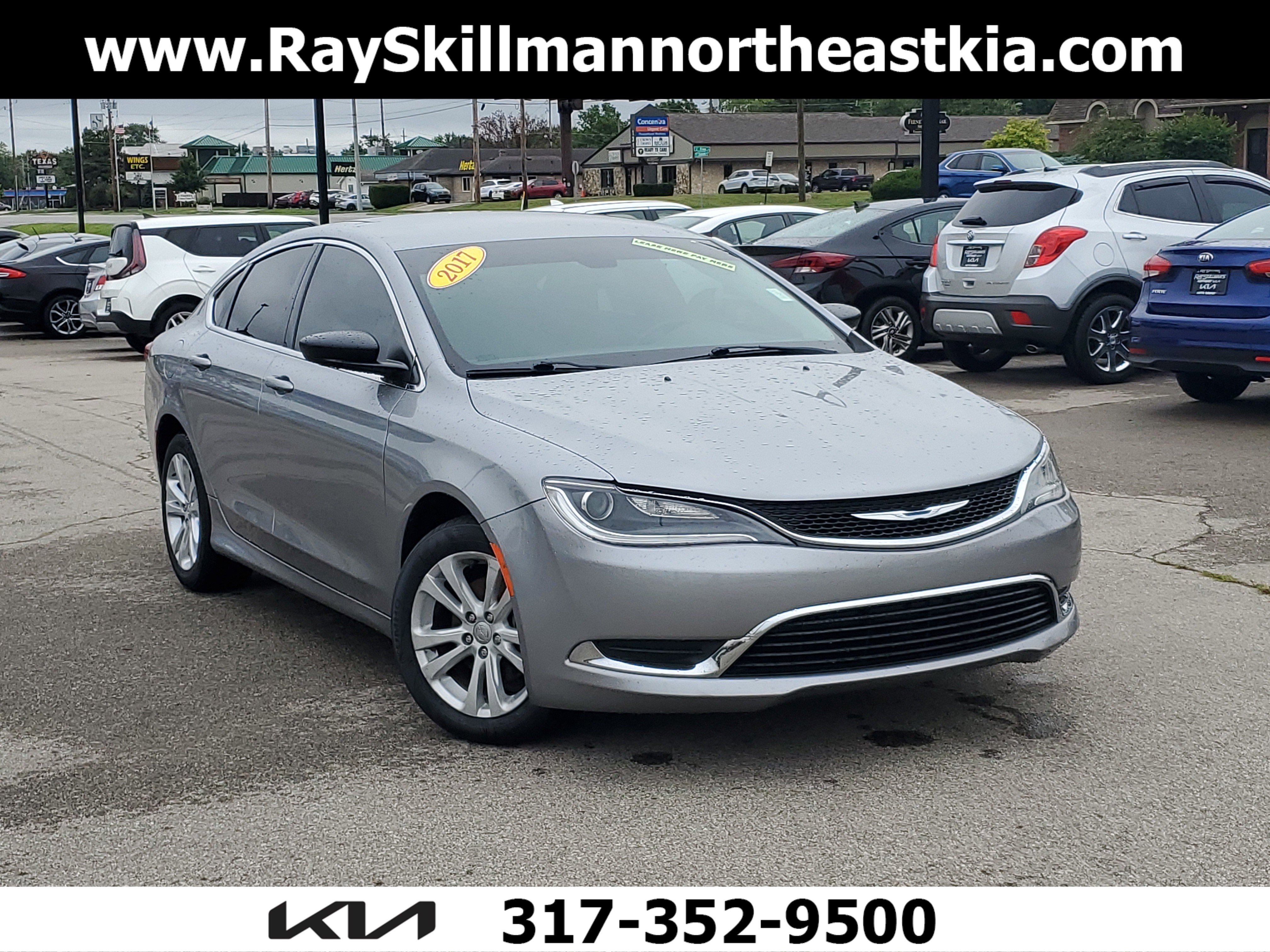 2017 Chrysler 200 Limited's photo