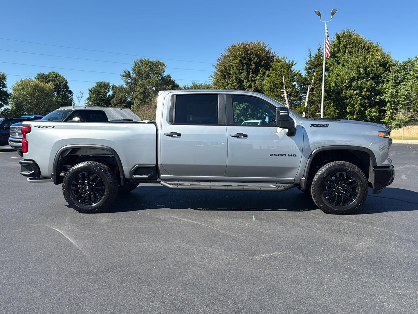 2026 Chevrolet Silverado 2500HD Custom photo 4