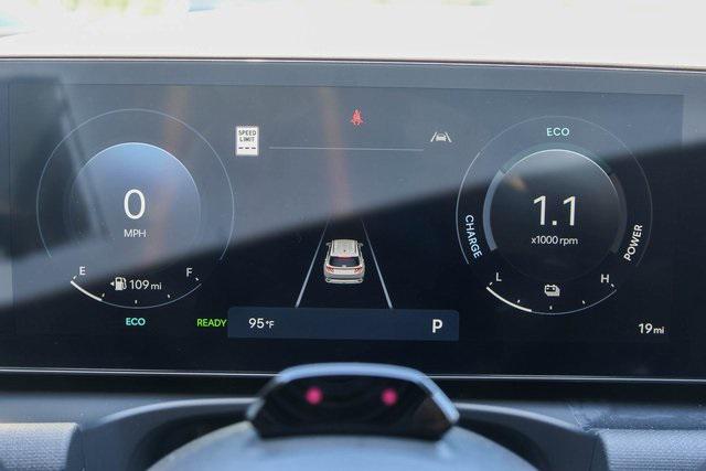 New 2025 White Hyundai SEL Convenience image 23