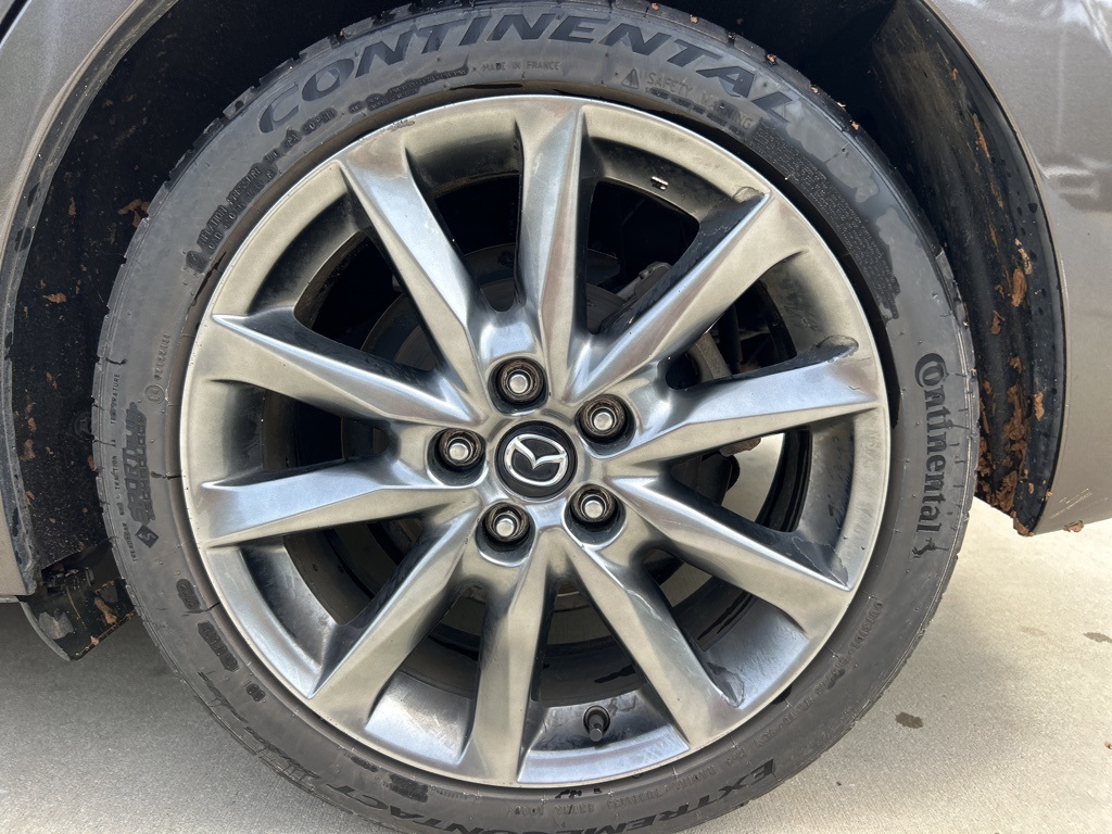 2018 Mazda Mazda3 Touring photo 3