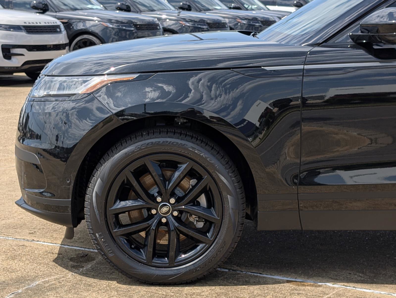 2026 Land Rover Range Rover Velar S photo 7