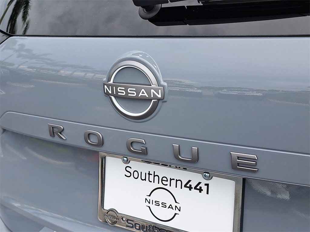 2026 Nissan Rogue SV photo 9
