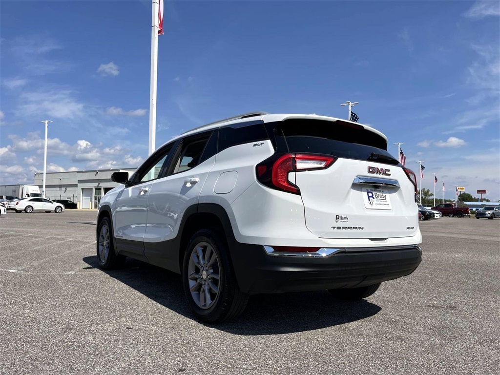 2024 Gmc Terrain SLT photo 2
