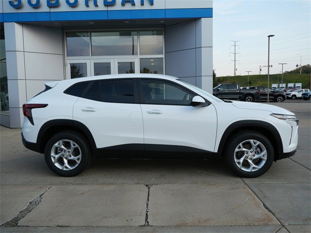 2026 Chevrolet Trax LS photo 2