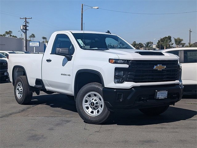 2025 Chevrolet Silverado 2500HD photo 2