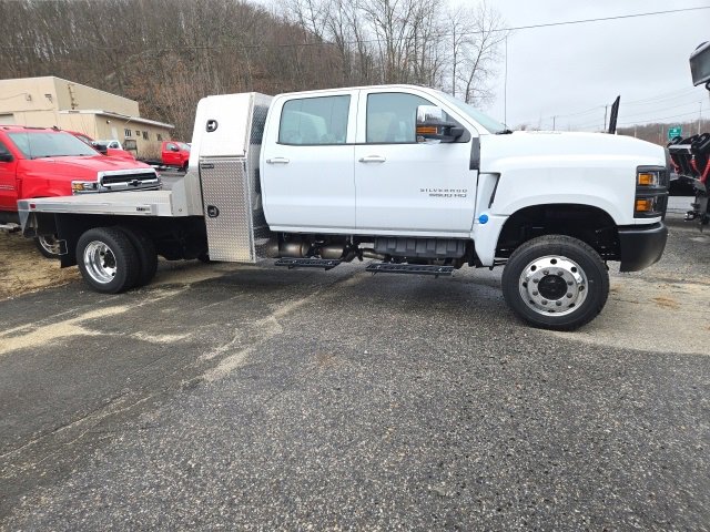 2024 Chevrolet Silverado 4500 Medium Duty Chassis Cab Work Truck's photo