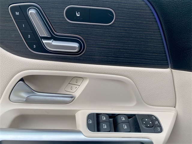 2023 Mercedes Benz GLB 250 4MATIC photo 4