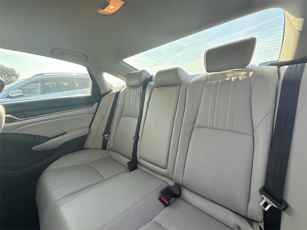 2018 Honda Accord Touring 2.0T photo 22