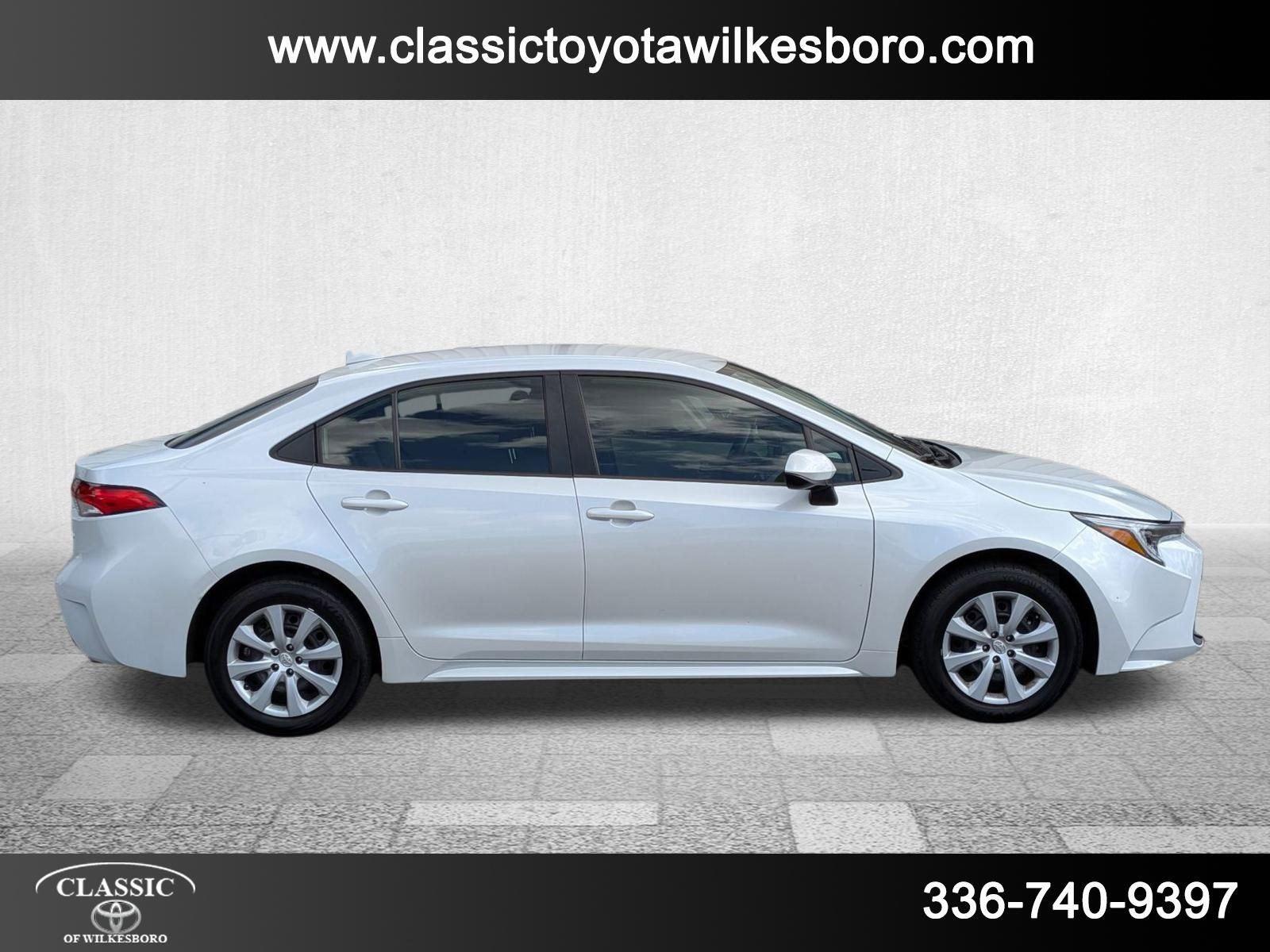 2024 Toyota Corolla Hybrid LE photo 4