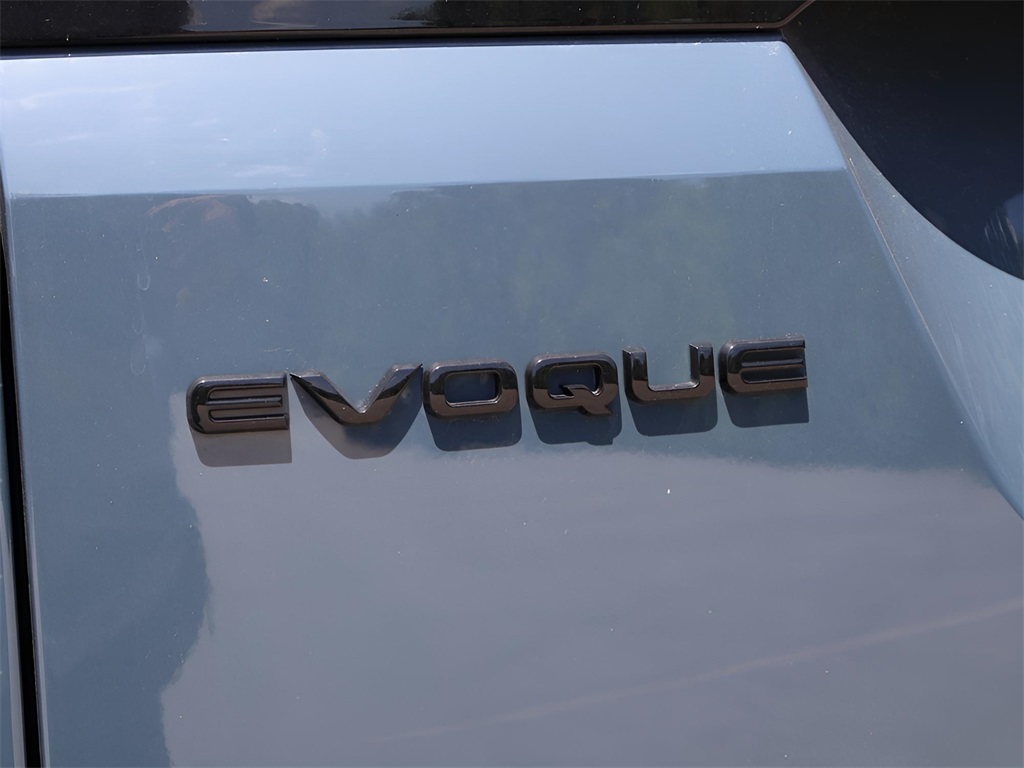 2026 Land Rover Range Rover Evoque Dynamic SE photo 8