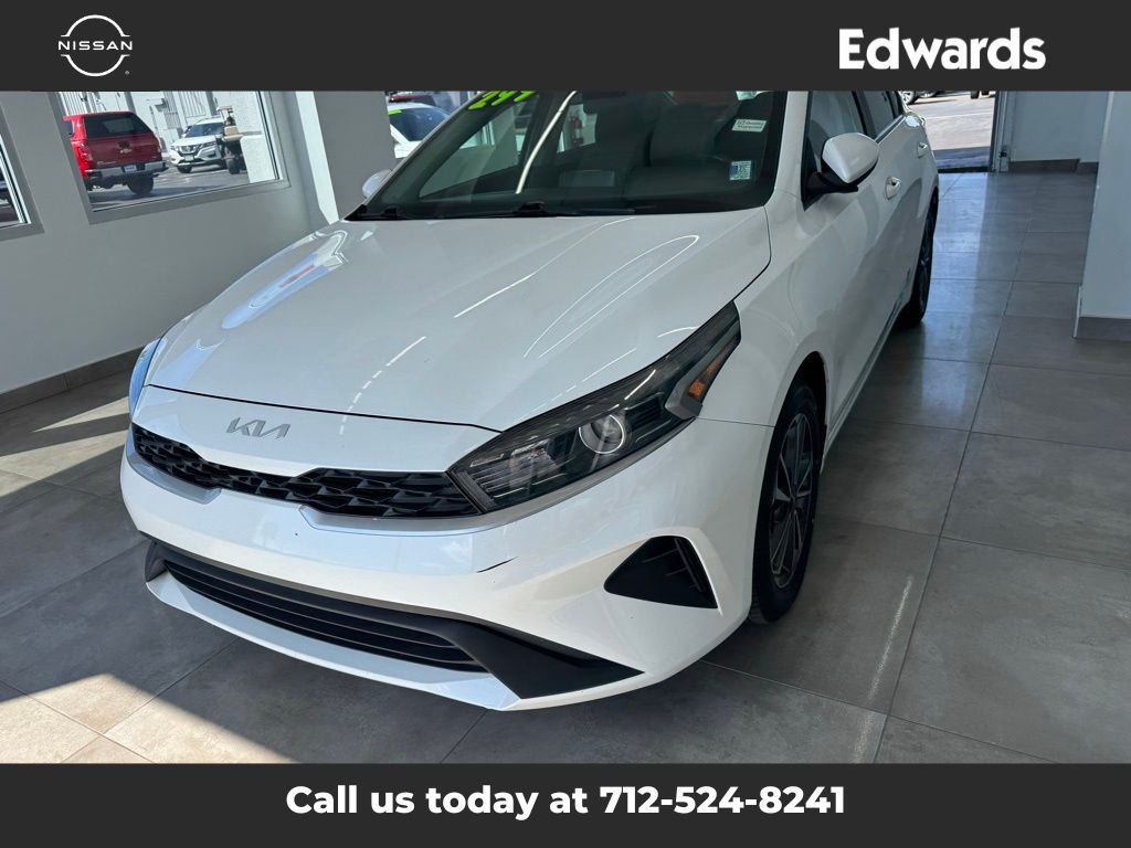 2024 Kia Forte LXS photo 4