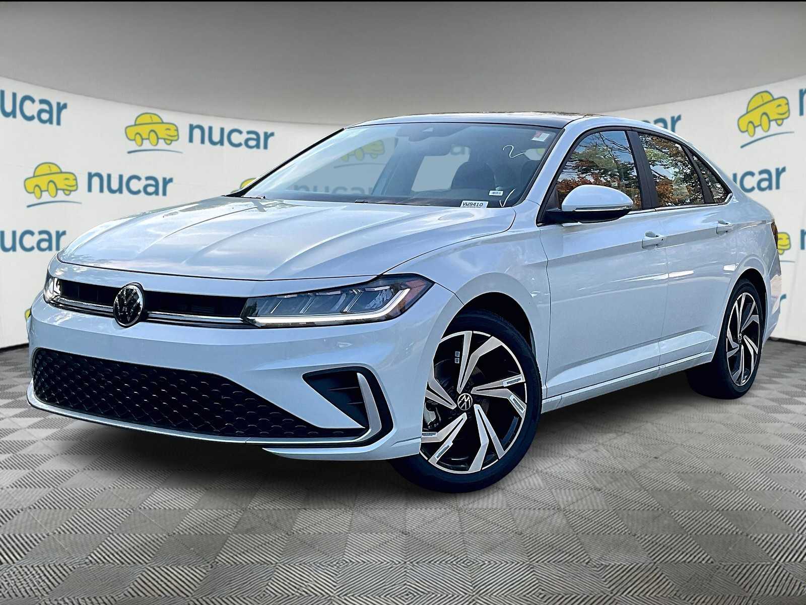 2025 Volkswagen Jetta SEL photo 2