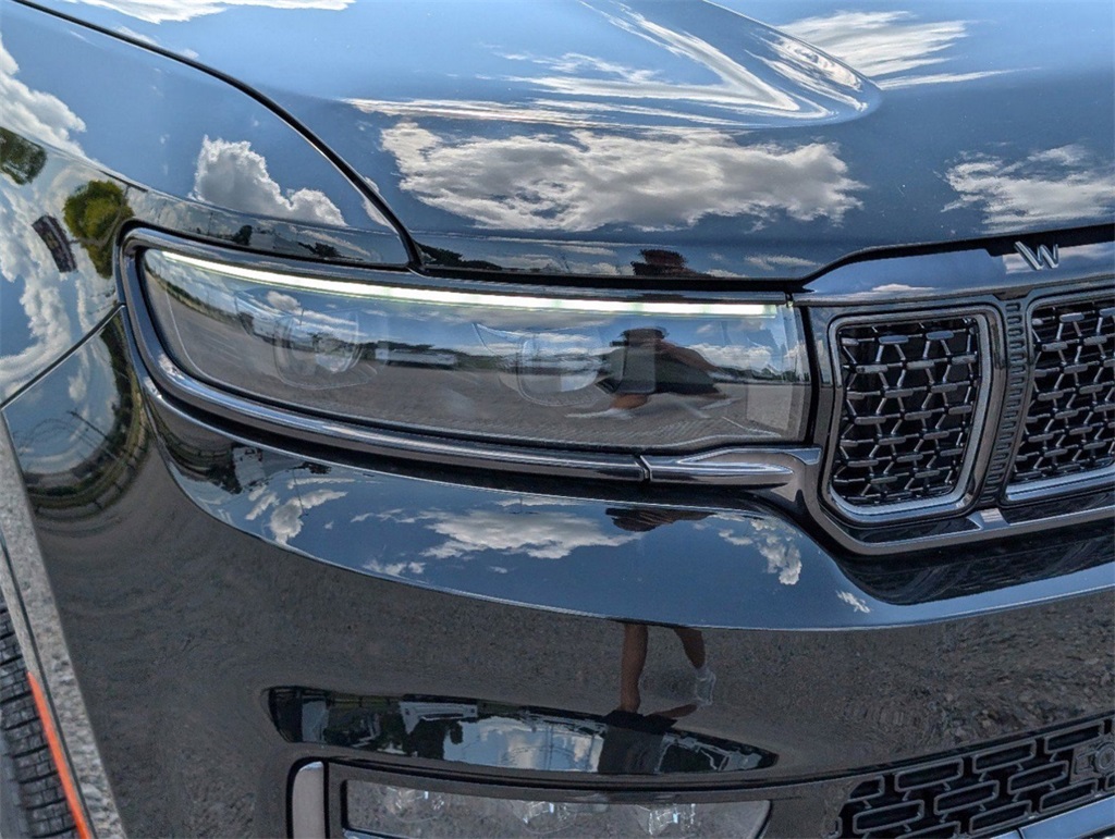 2024 Jeep Grand Wagoneer L II photo 3