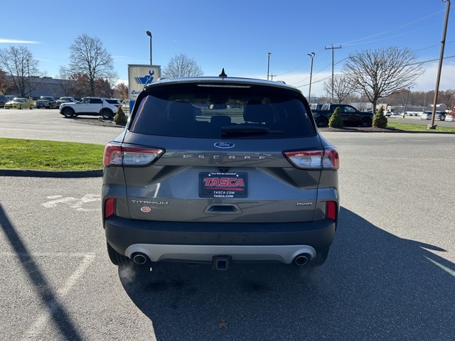 2022 Ford Escape Titanium photo 2