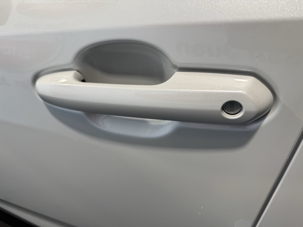 2025 Toyota RAV4 XLE Premium photo 17