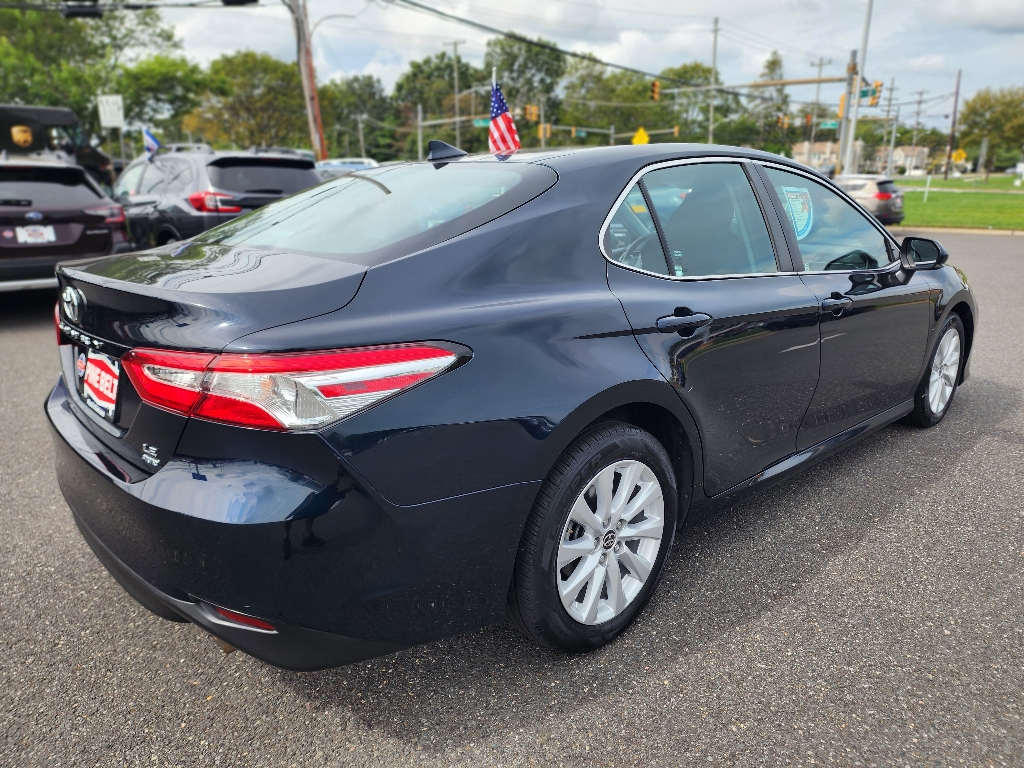 2020 Toyota Camry LE photo 16