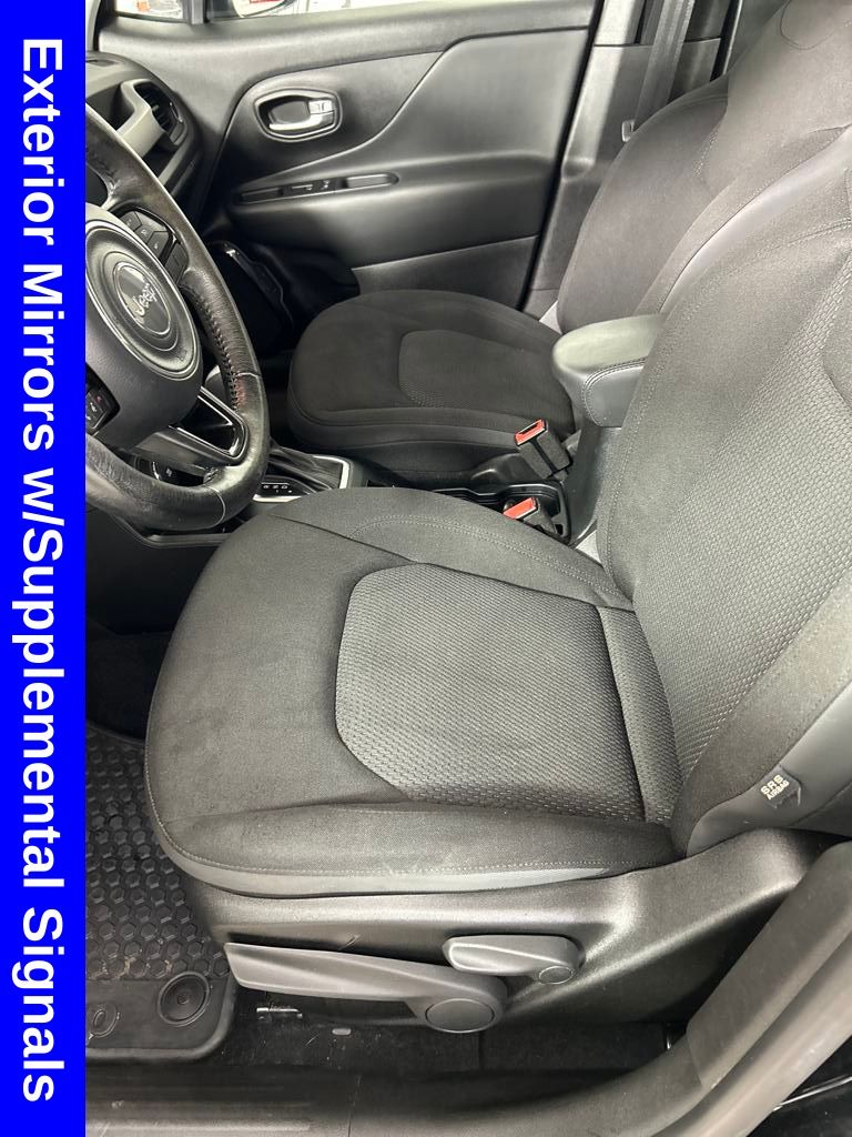 2020 Jeep Renegade Altitude photo 8