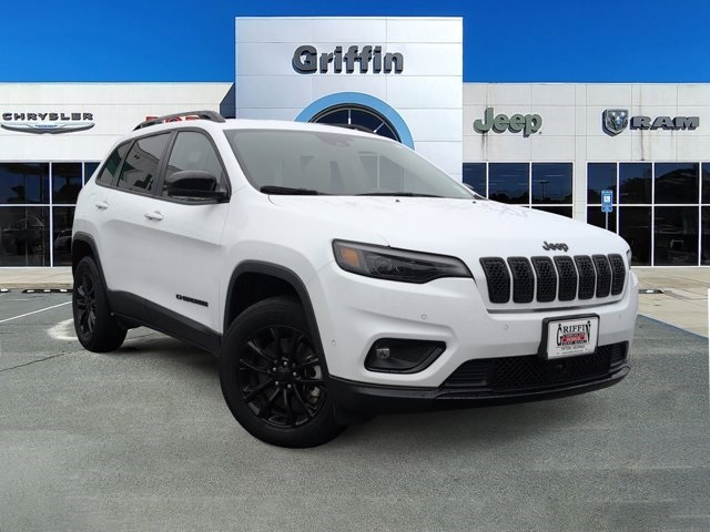 2023 Jeep Cherokee Altitude Lux's photo