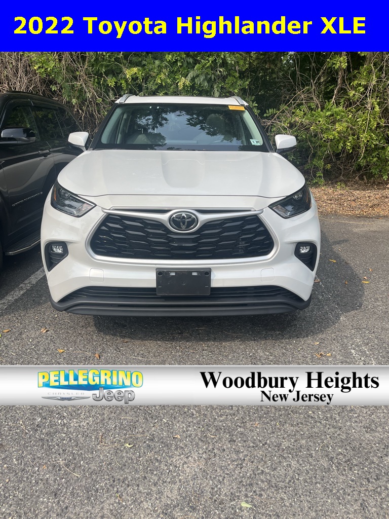 2022 Toyota Highlander XLE photo 2