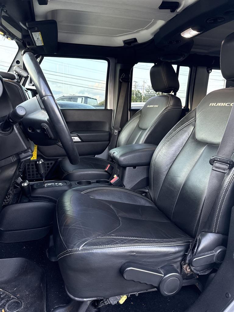 2014 Jeep Wrangler Unlimited Rubicon photo 8