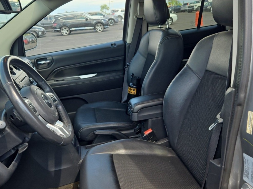 2016 Jeep Compass Latitude photo 8