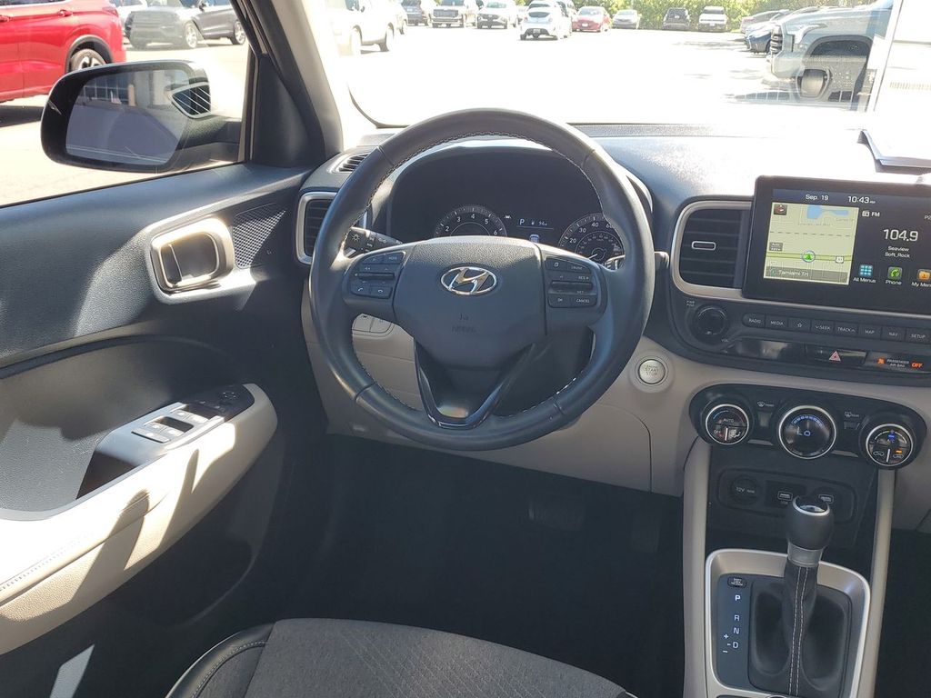 2020 Hyundai Venue SEL Denim photo 7