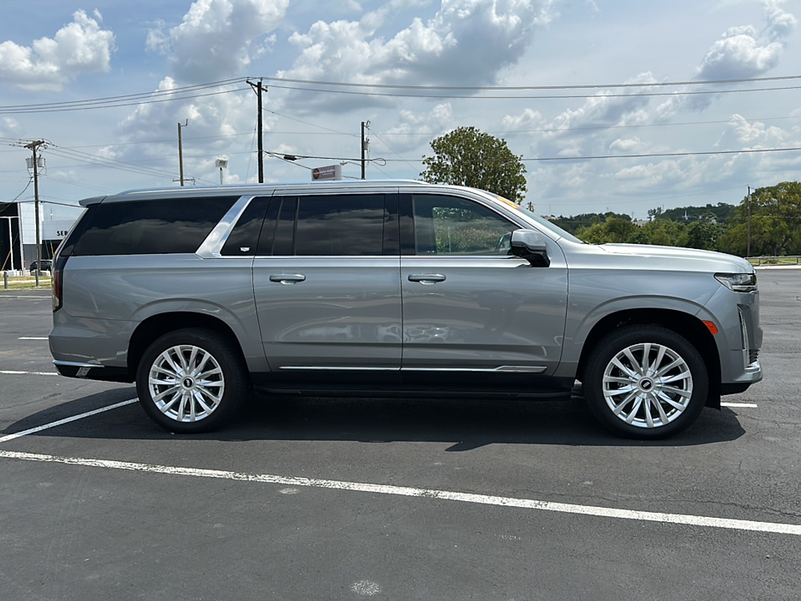 2024 Cadillac Escalade ESV Luxury photo 2